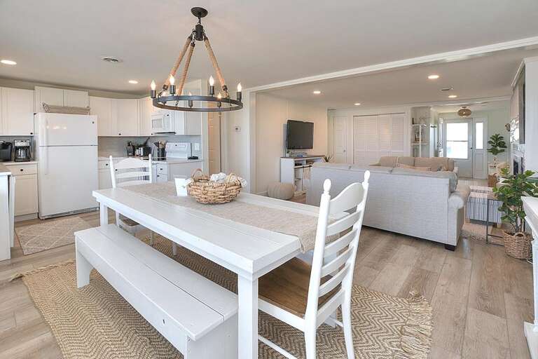 Dining Room
21 GW 6.2022