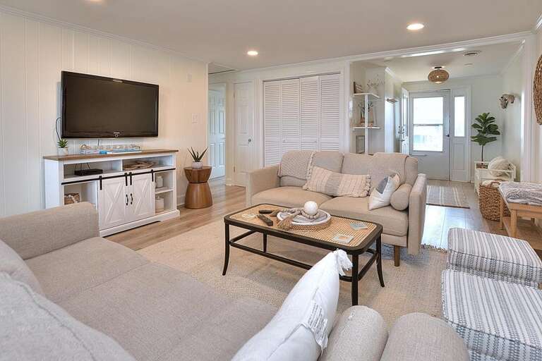 Living Room 
GW 6.2022