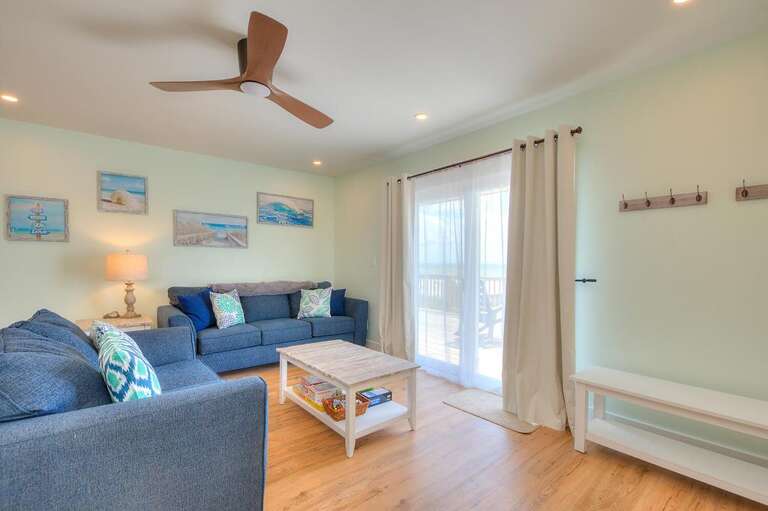 Living Room 
GW 5.2.23 28