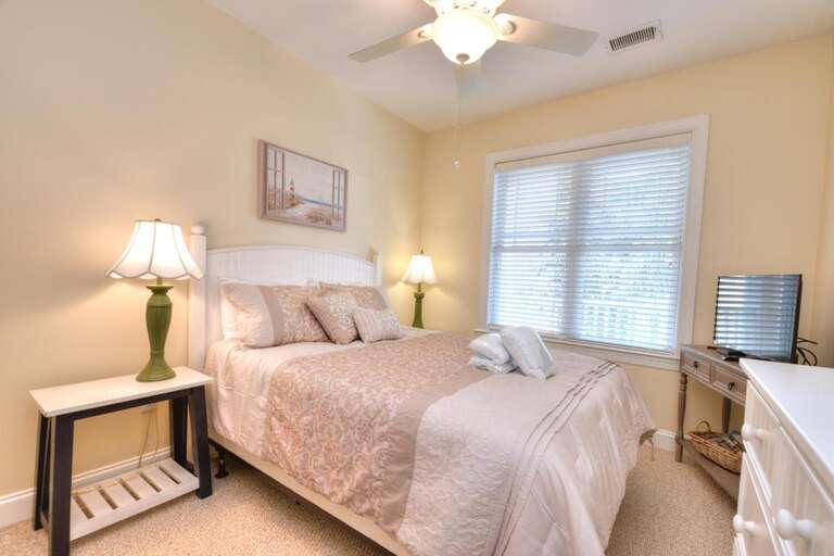 Bedroom 
GW 6.2022