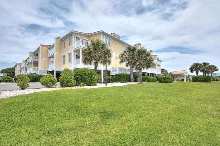 Exterior of Condo
GW 6.2022