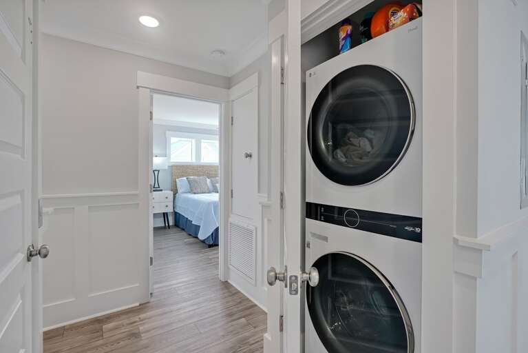 Full size washer/dryer
CG 4.2023