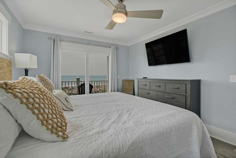 King Bedroom
CG 4.2023