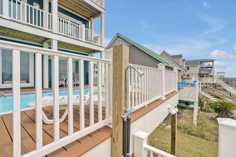 Outdoor Shower
CG 4.2023