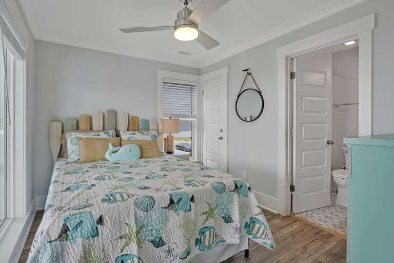 Queen Bedroom
CG 4.2023