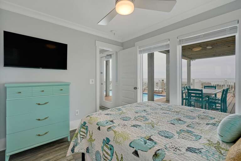 Queen Bedroom
CG 4.2023