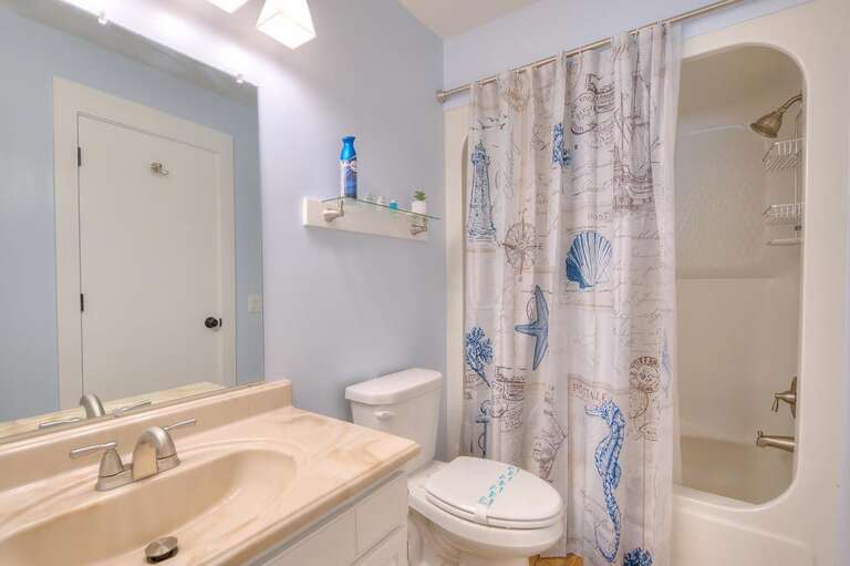 Bathroom 
GW 5.2.23 22