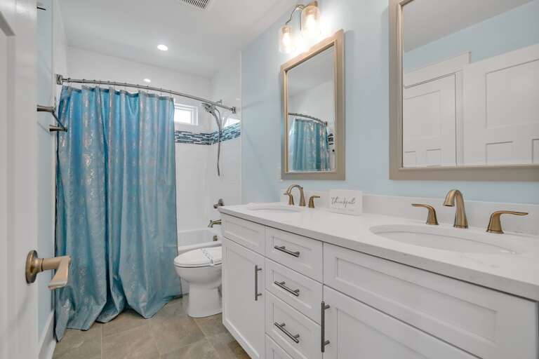 Bathroom 
CG 5.19.23