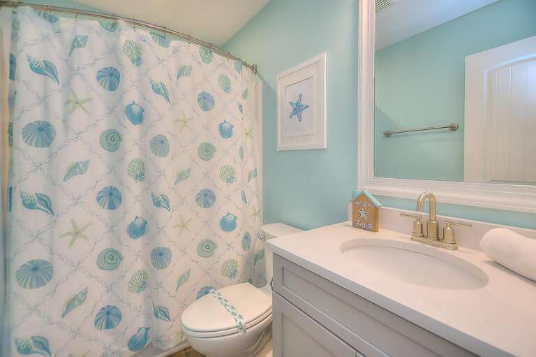 Bathroom 
GW 11.2022