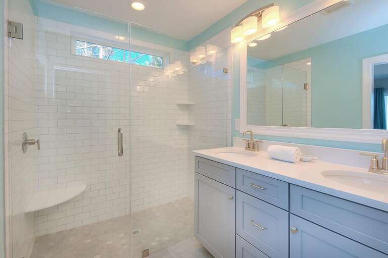 Bathroom 
GW 11.2022