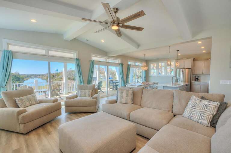 Living Room 
GW 11.2022