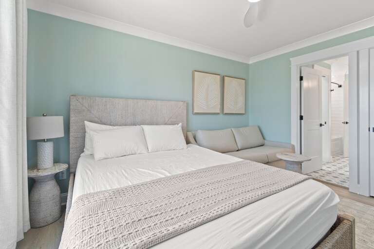 Queen Bed with Bathroom Attached
CS 6-28-25