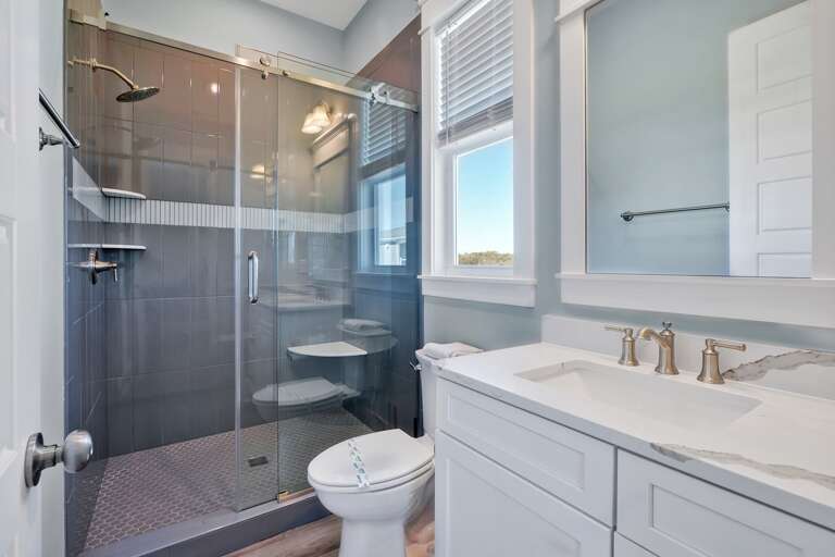 Full Bathroom with walk in shower
 CG 10.2022