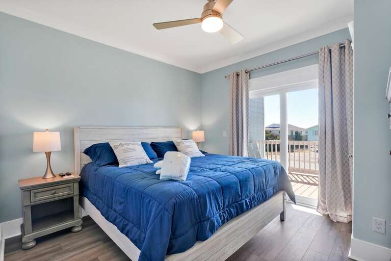 King Bedroom
CG 10.2022