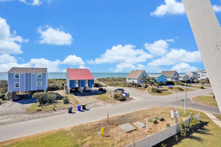 Ocean Views
CG 10.2022