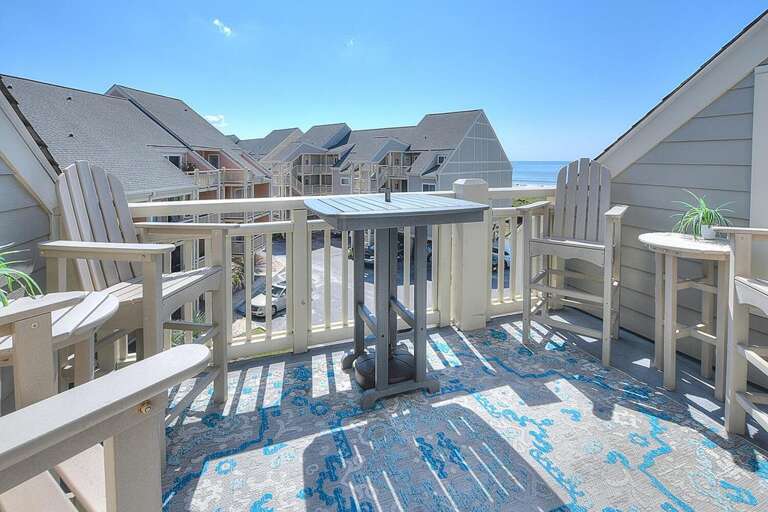 Ocean Views
GW 9.2022