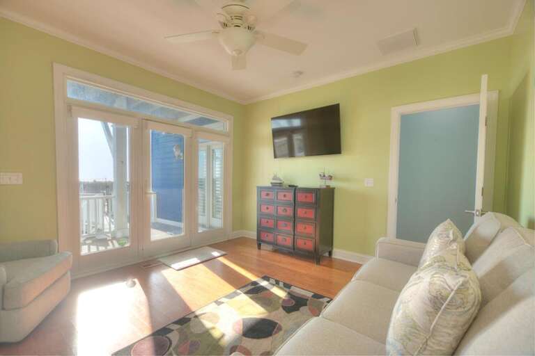 2nd Living Area
GW 12.2022