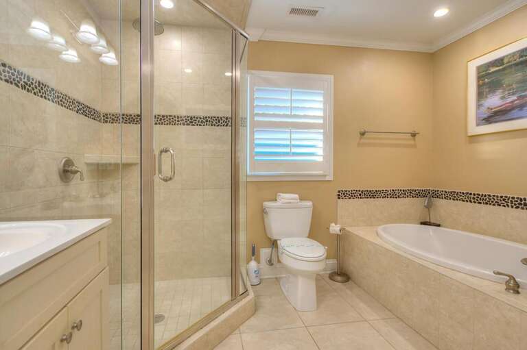 Bathroom 
GW 12.2022