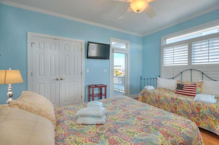 Bedroom 
GW 12.2022