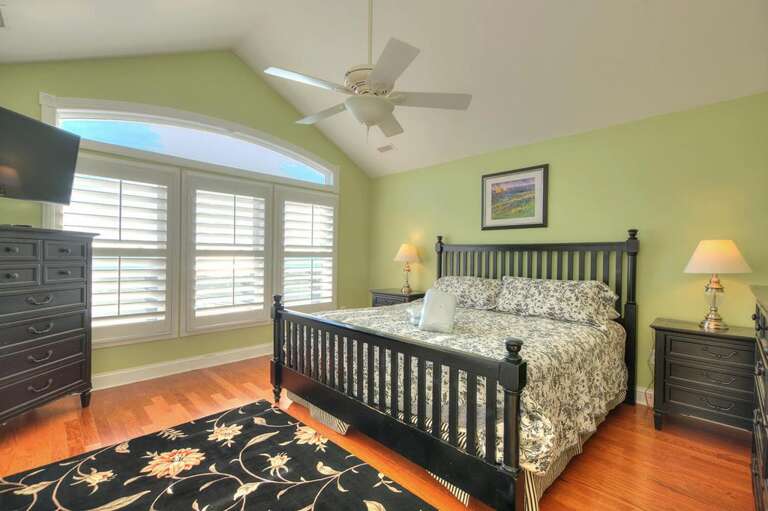 Bedroom 
GW 12.2022
