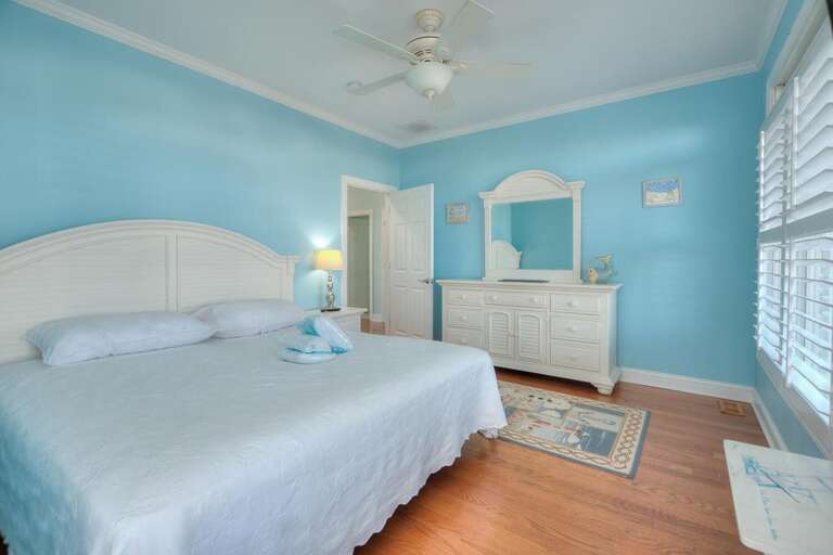 Bedroom 
GW 12.2022