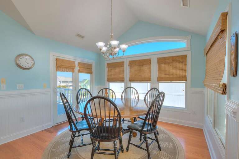 Dining Area
GW 12.2022