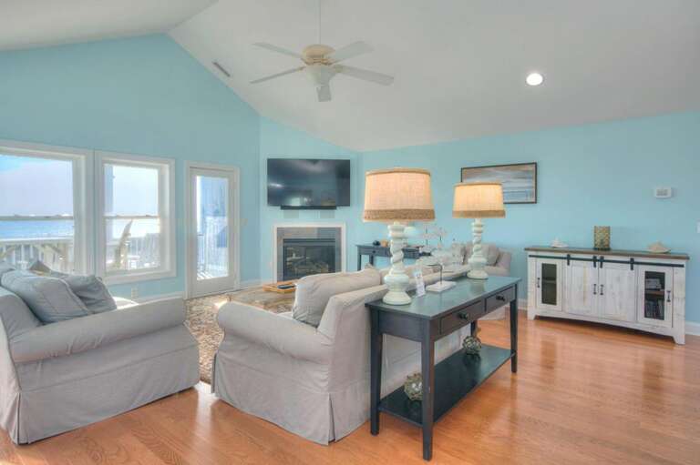 Living Room 
GW 12.2022