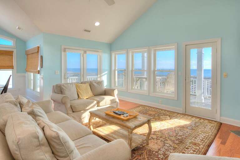Living Room 
GW 12.2022