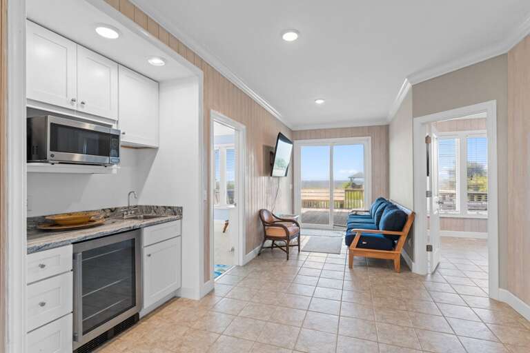 Kitchenette
MB 6-19-25