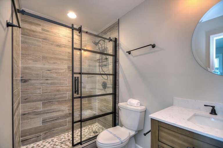 Full Bathroom with walk in shower
GW 6.15.24
