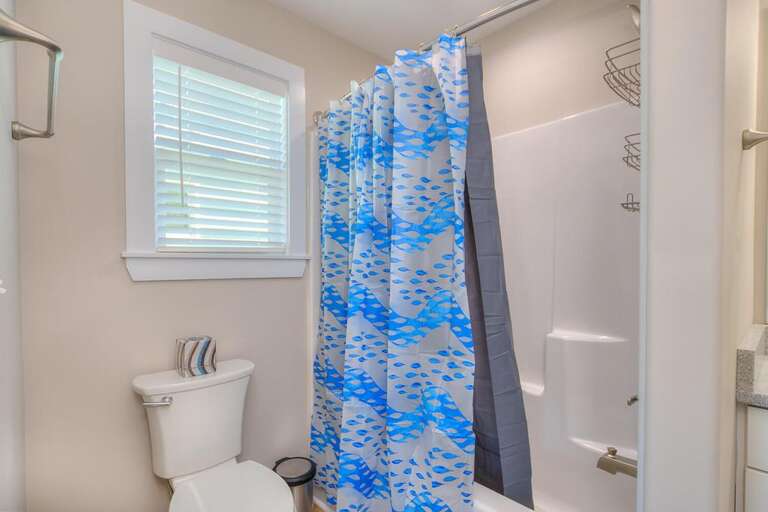 Bathroom 
GW 12.2022