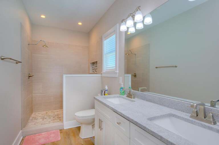 Bathroom 
GW 12.2022