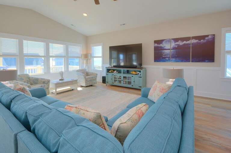 Living Room 
GW 12.2022