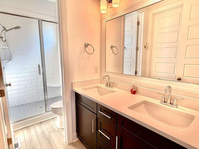 Bathroom in room 2.13.26 JR