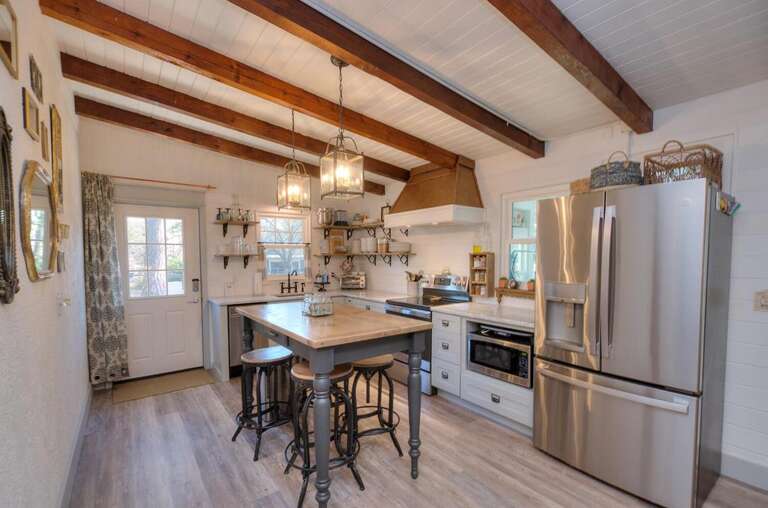 Hemingway's Roost 9 GW 1.2023