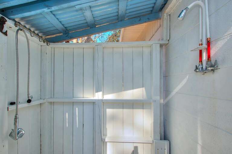 Outdoor shower
GW 1.2023