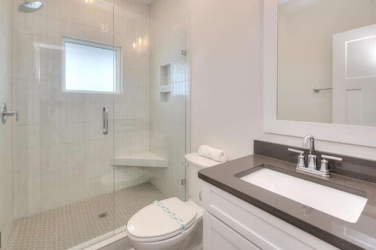 Bathroom 
GW 4.2023