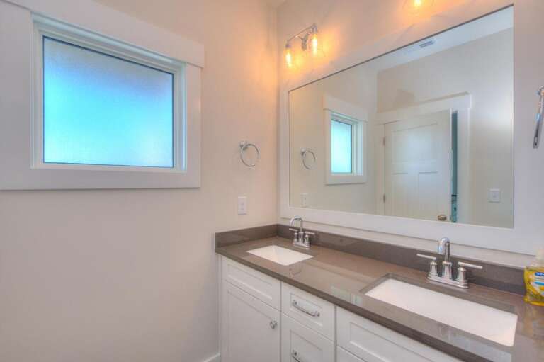 Bathroom 
 GW 4.2023