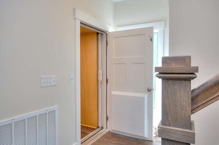 Elevator
GW 4.2023