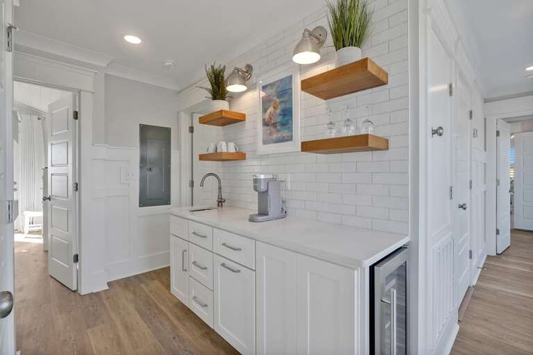 La Vita Bella 57 3rd Flr Wet Bar CG 10.20.23