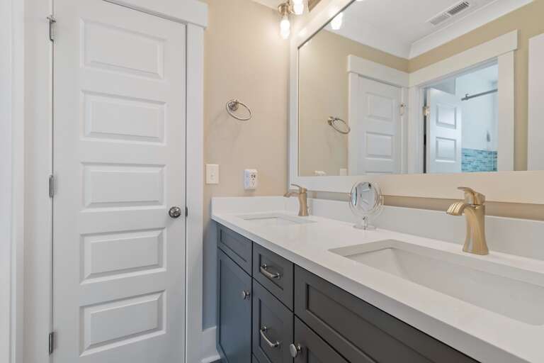 Bathroom 
CS 8.11.23