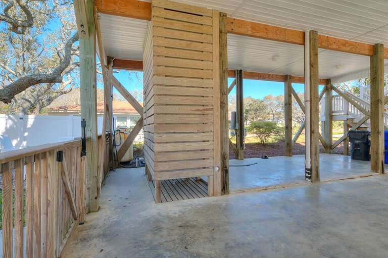 Blue Waves Outdoor Shower