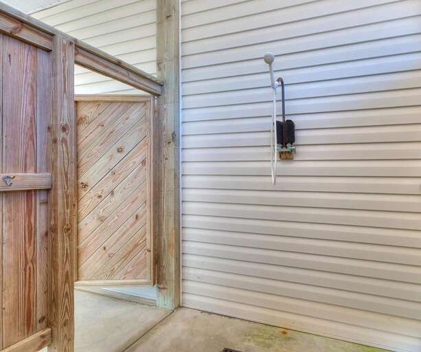Outdoor shower
GW 5.12.23