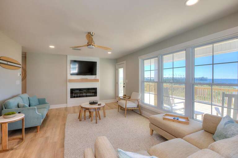 Living room TV and Fire Place
GW 10.20.23