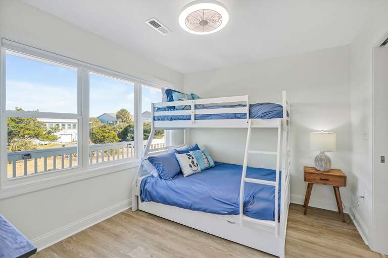 Bunk bed twin/double with twin trundle
CG 1.20.24