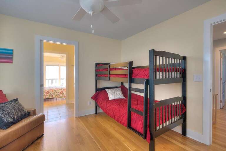 Bunk beds twin/twin
GW 2.6.24