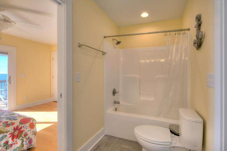 Full bathroom with shower/tub
GW 2.6.24