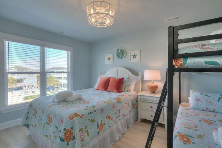 Queen with Twin Bunk bed
GW 12.7.24