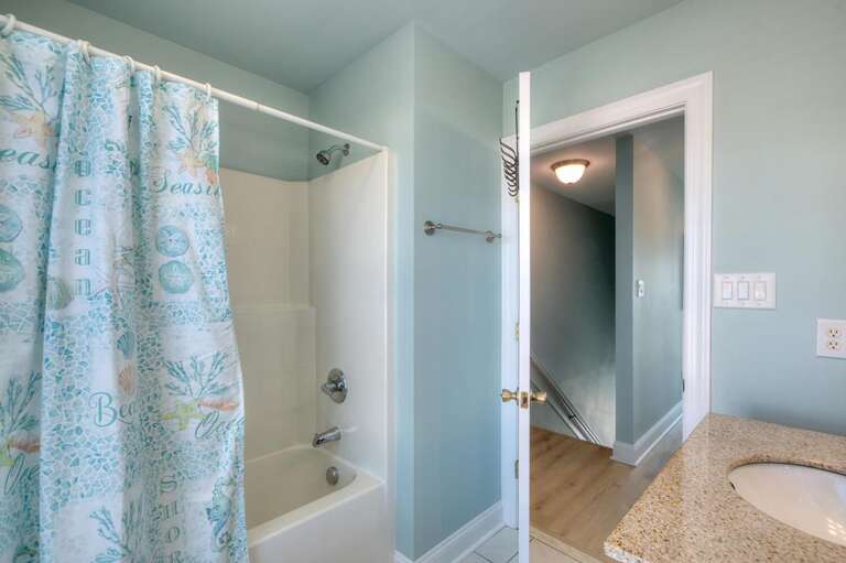 Shower/Tub
 GW 12.7.24