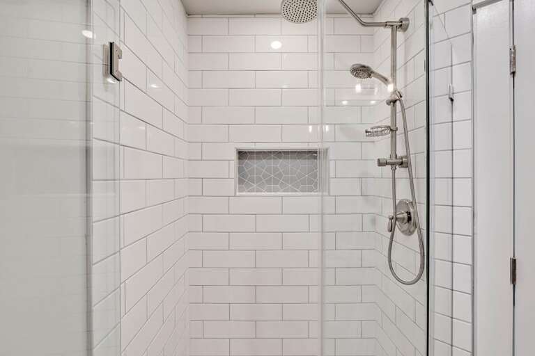 Suite Emotion 22 CG 10.4.24